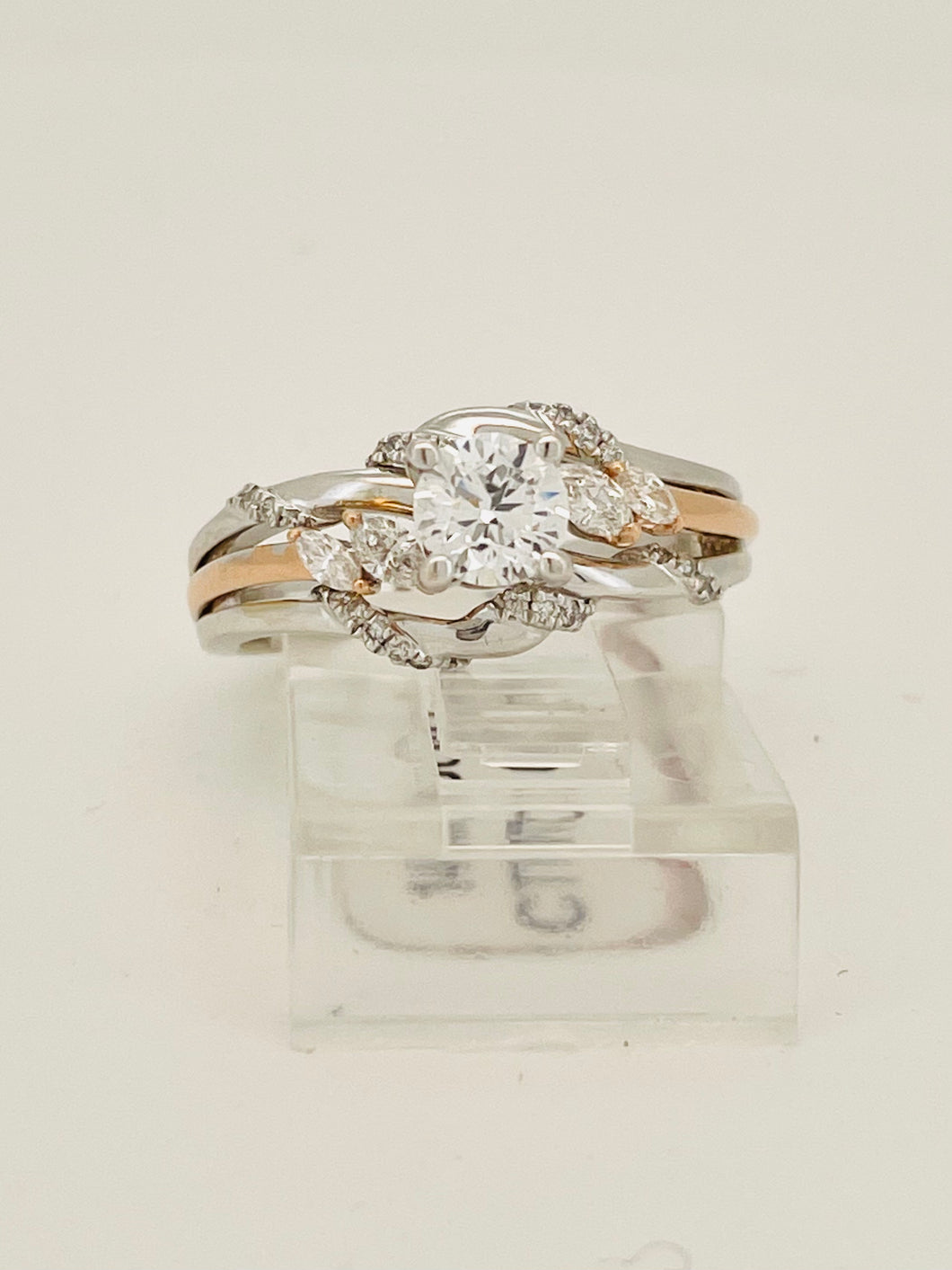 14 karat white and rose gold diamond ring 0.82 CT