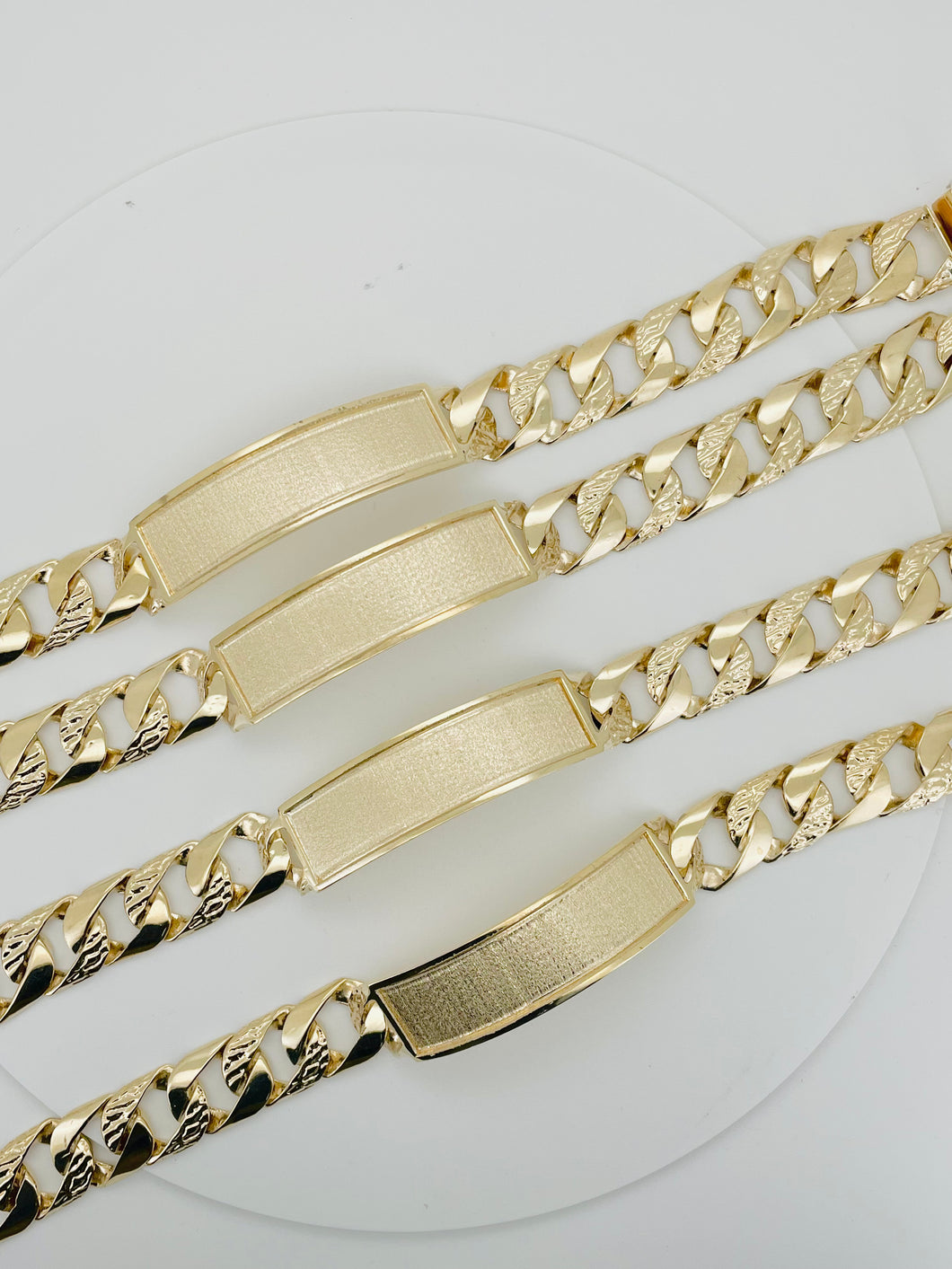10 karat gold bracelet (13mm)with ID name